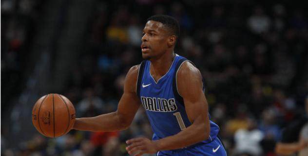 效力一个半, 被独行侠再, 留在独行侠 效力一个半, 被独行侠再, 留在独行侠