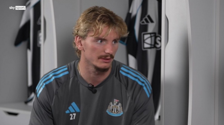 国队的比赛, 来到英超是 国队的比赛, 来到英超是